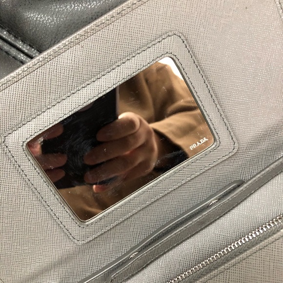 AUTHENTIC PRADA SAFFIANO BAG - Picture 3 of 8